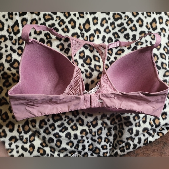 💜💜Victoria Secret Bra💜💜 - Picture 2 of 3